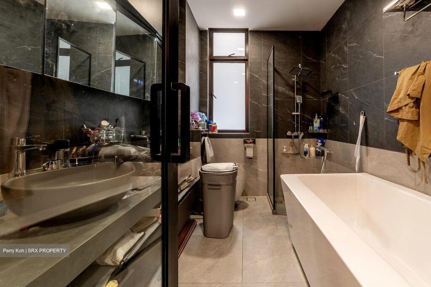Corporation Road (D22), Terrace #566226221